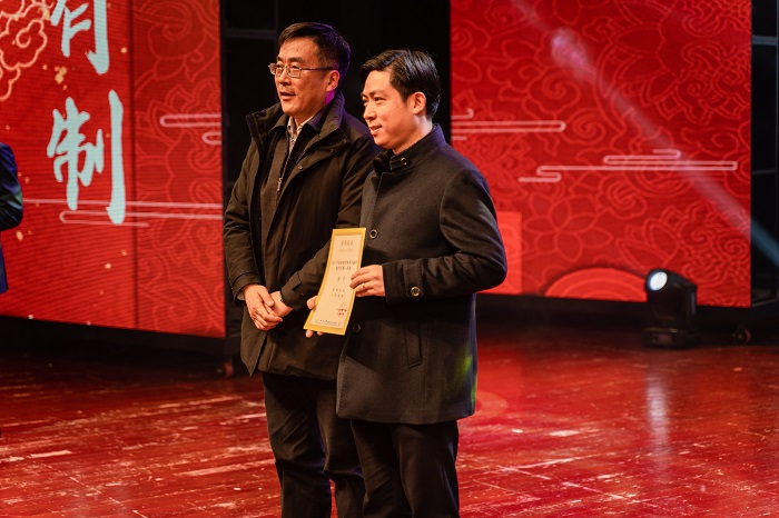 图片8――优秀教师颁奖.jpg